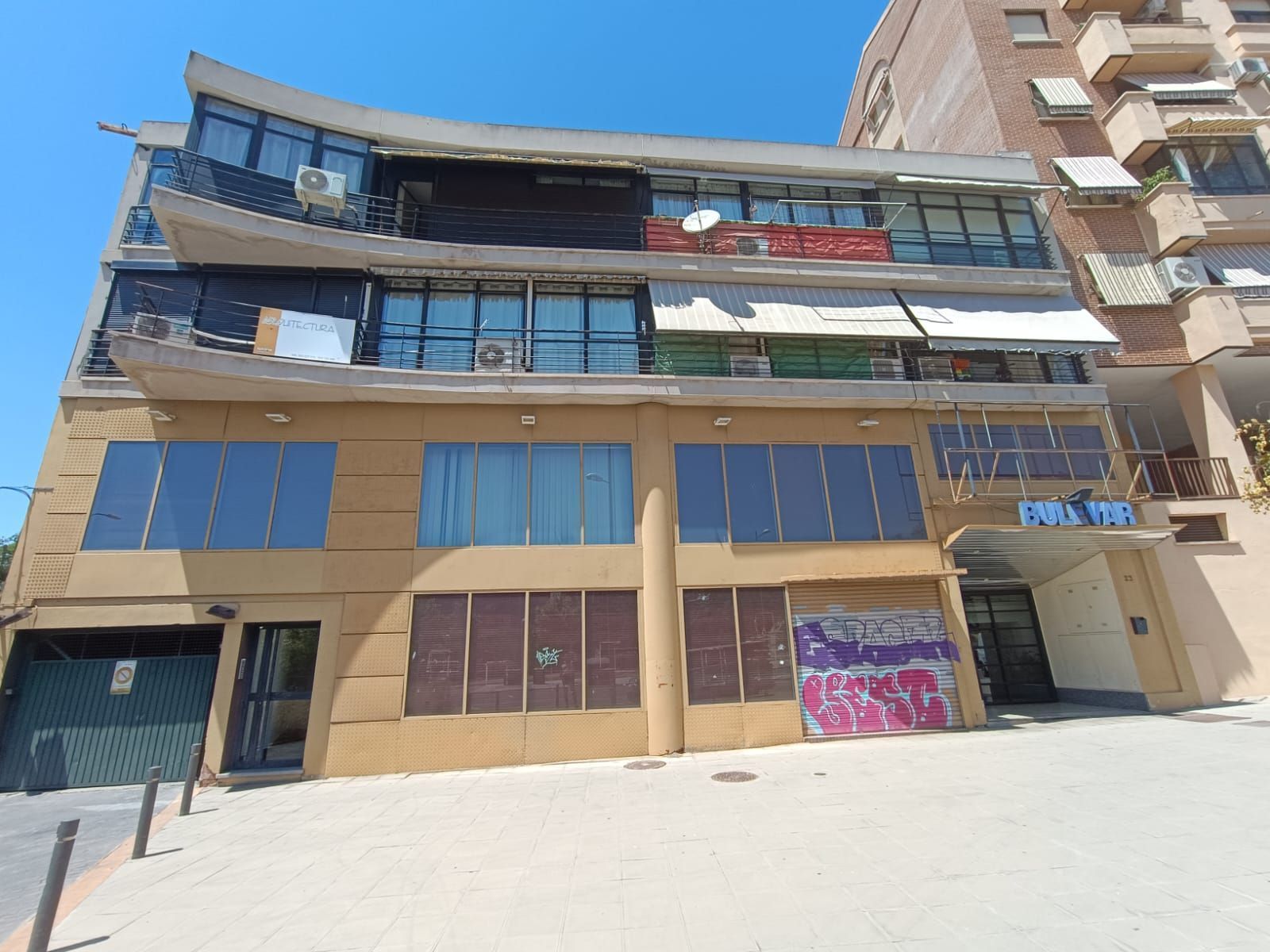 Vista exterior de Local en venta en  Toledo Capital