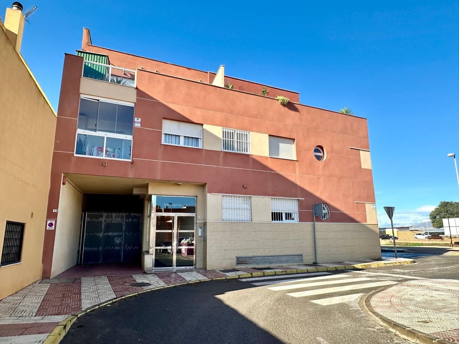 Exterior view of Flat for sale in Roquetas de Mar  with Terrace