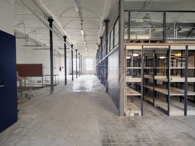Nave industrial en Alquiler en Eixample