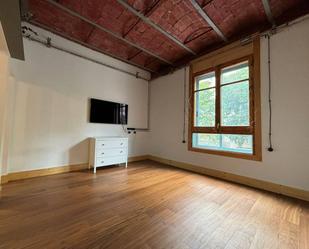 Study to rent in  Barcelona Capital  with Air Conditioner, Parquet flooring and Furnished
