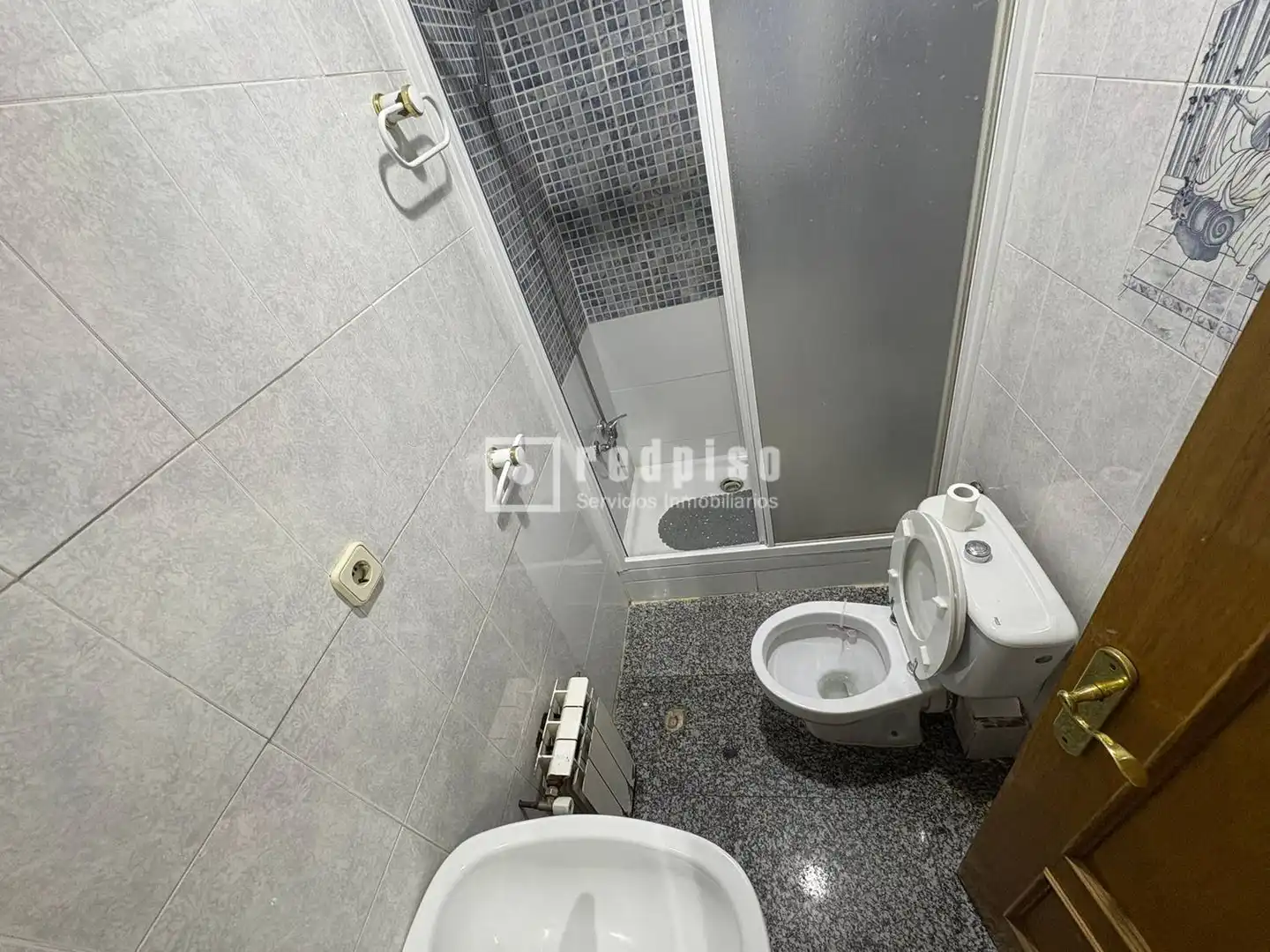Bathroom of Flat for sale in Madrid  with Air Conditioner and Heating