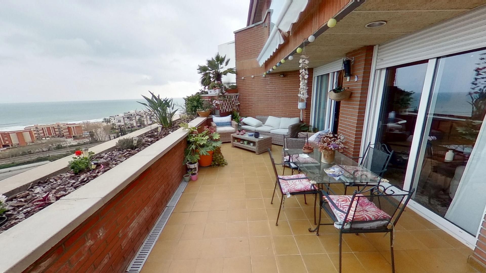 Terrassa de Dúplex en venda en Sitges amb Aire condicionat, Calefacció i Parquet