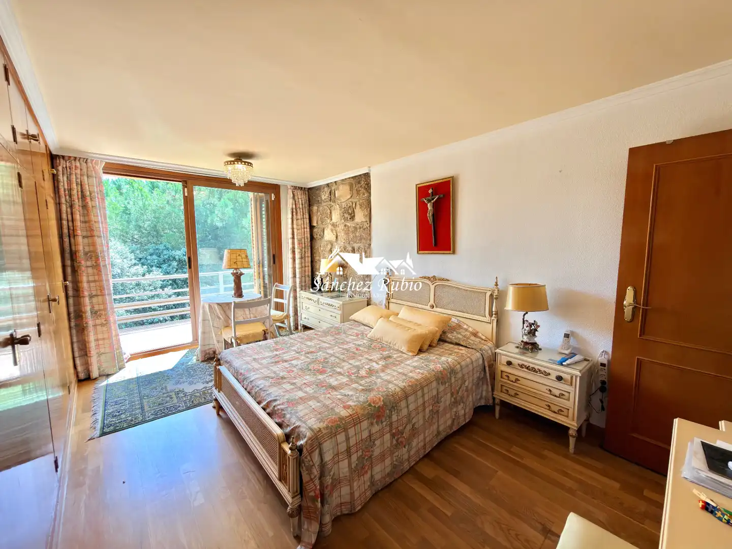 Dormitori de Casa o xalet en venda en Torrelodones amb Calefacció, Jardí privat i Parquet