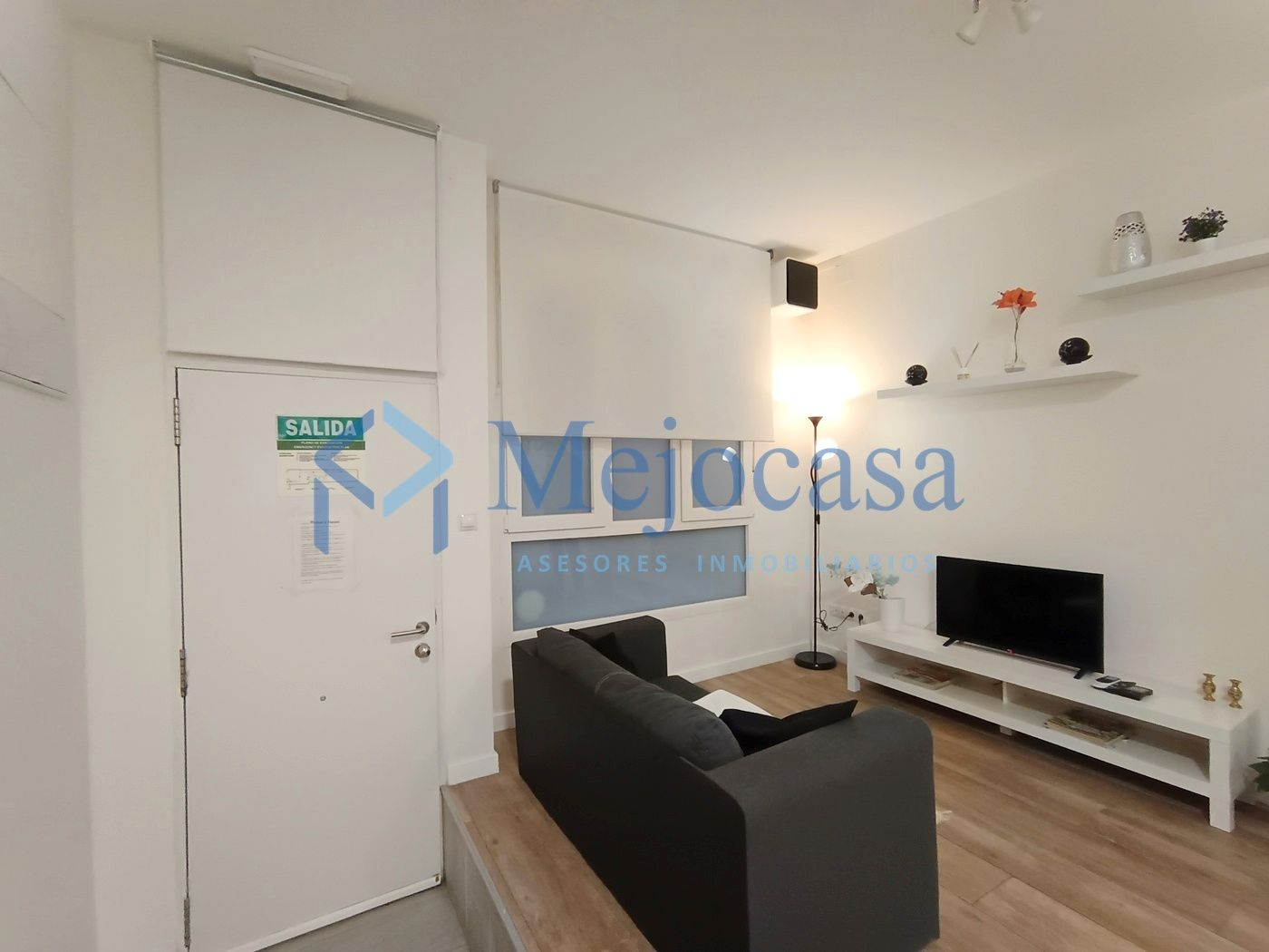 Living room of Flat for sale in  Madrid Capital  with Air Conditioner, Heating and Furnished