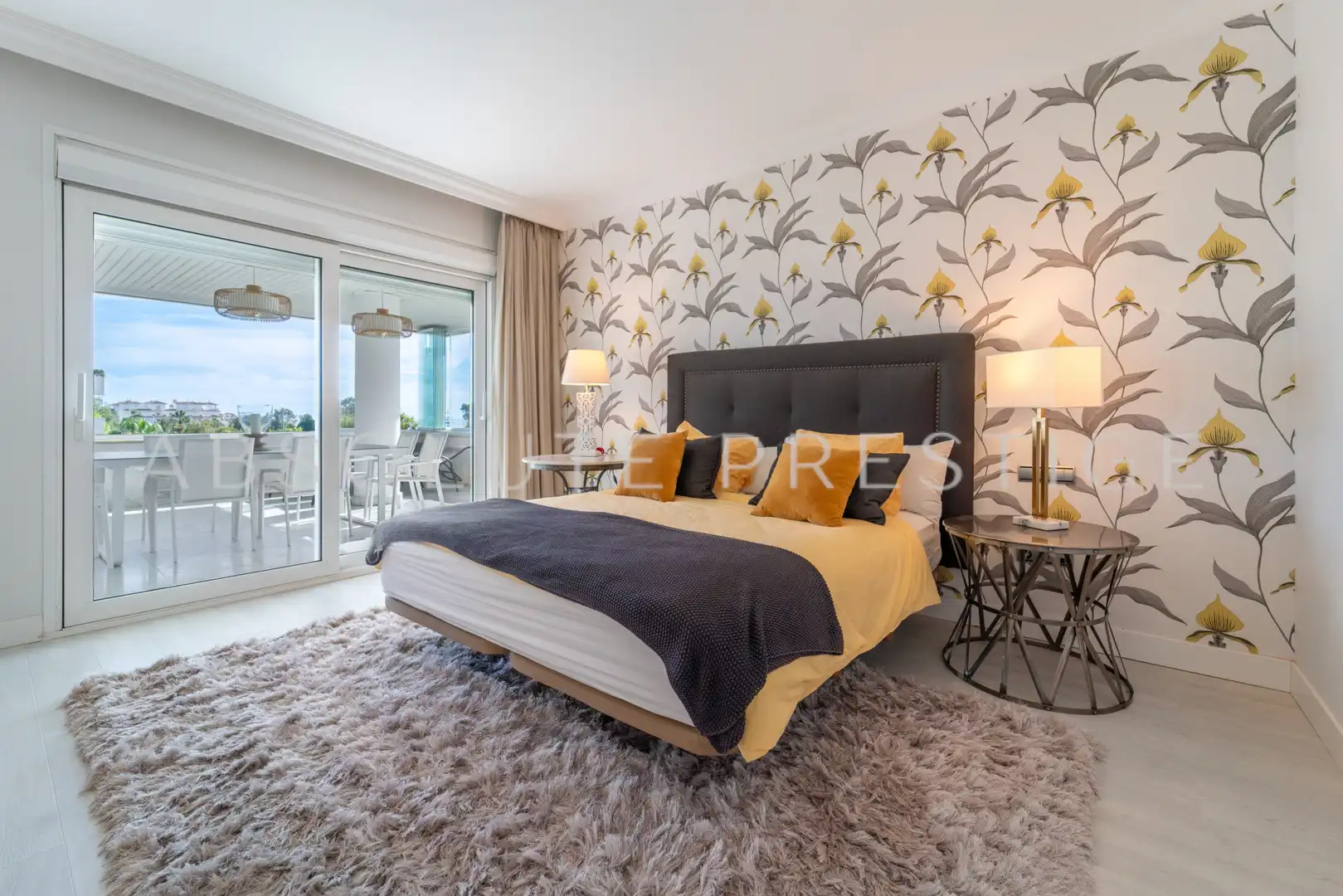 Dormitori de Apartament en venda en Marbella amb Aire condicionat, Terrassa i Piscina