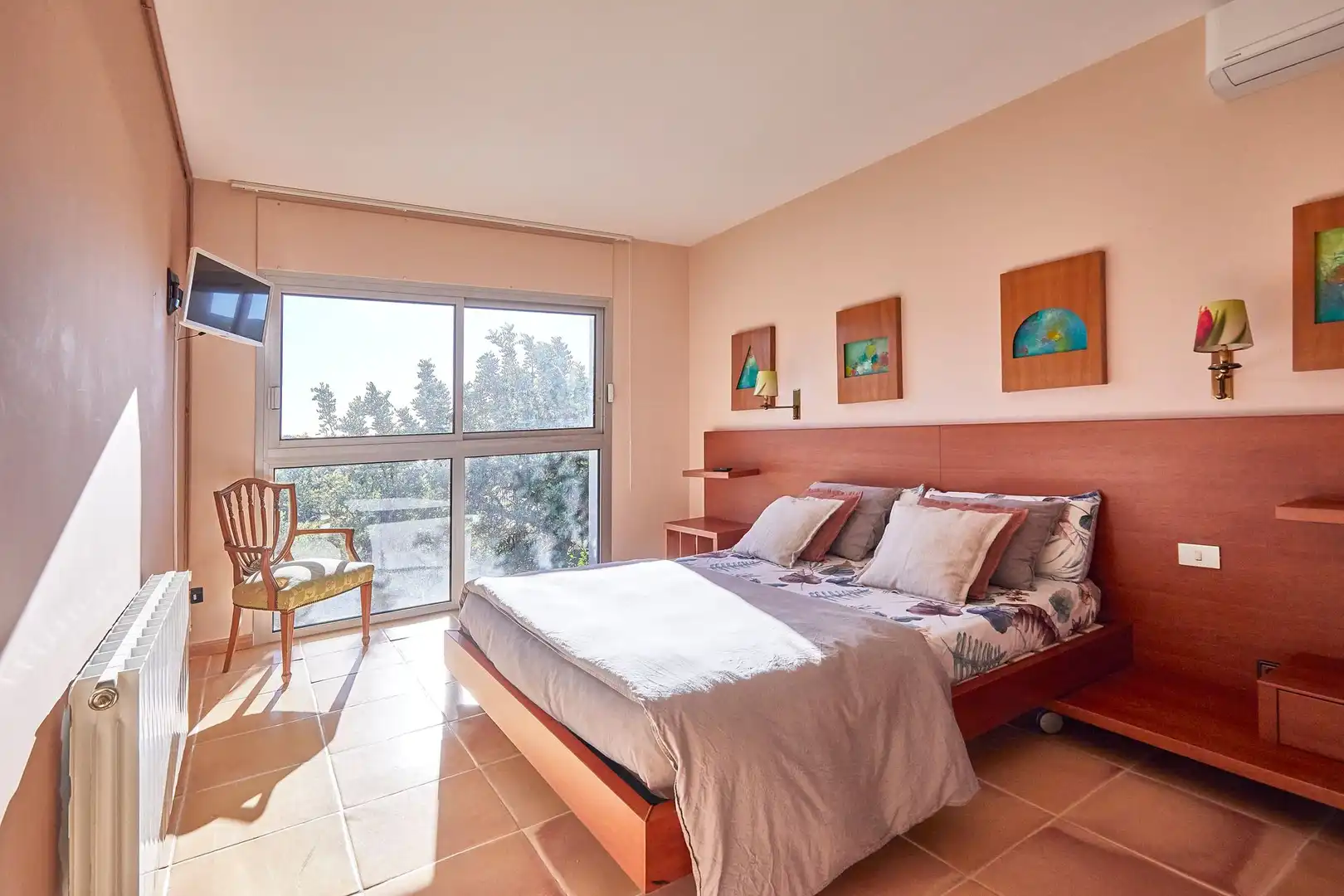 Schlafzimmer von Haus oder Chalet zum Verkauf in Premià de Dalt mit Klimaanlage, Heizung und Privatgarten