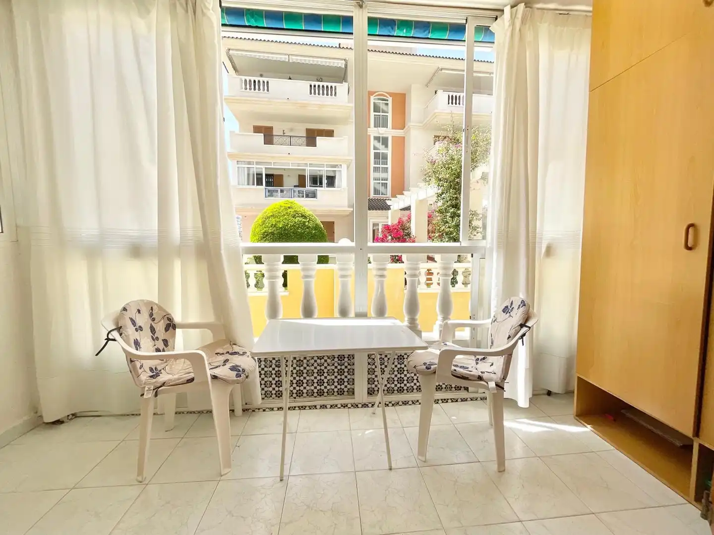 Terrasse von Wohnung zur Miete in Torrevieja mit Klimaanlage, Heizung und Schwimmbad