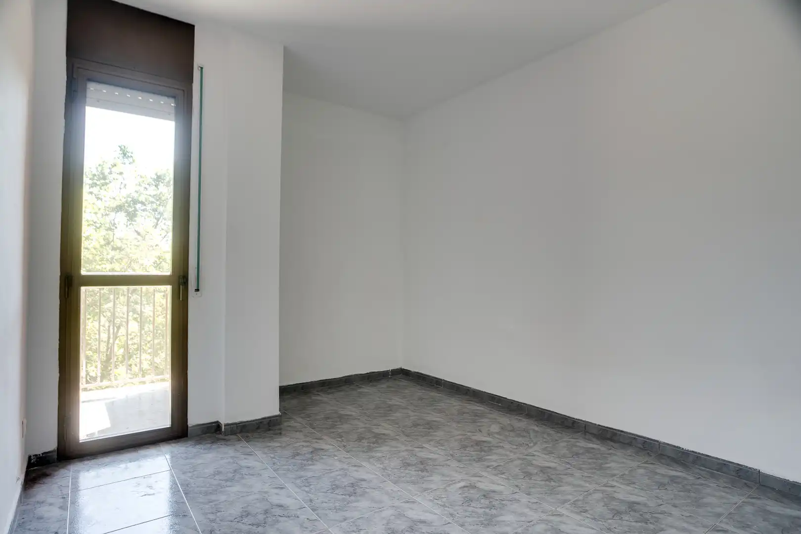 Wohnung zum Verkauf in Barcelona mit Heizung, Balkon und Alarm