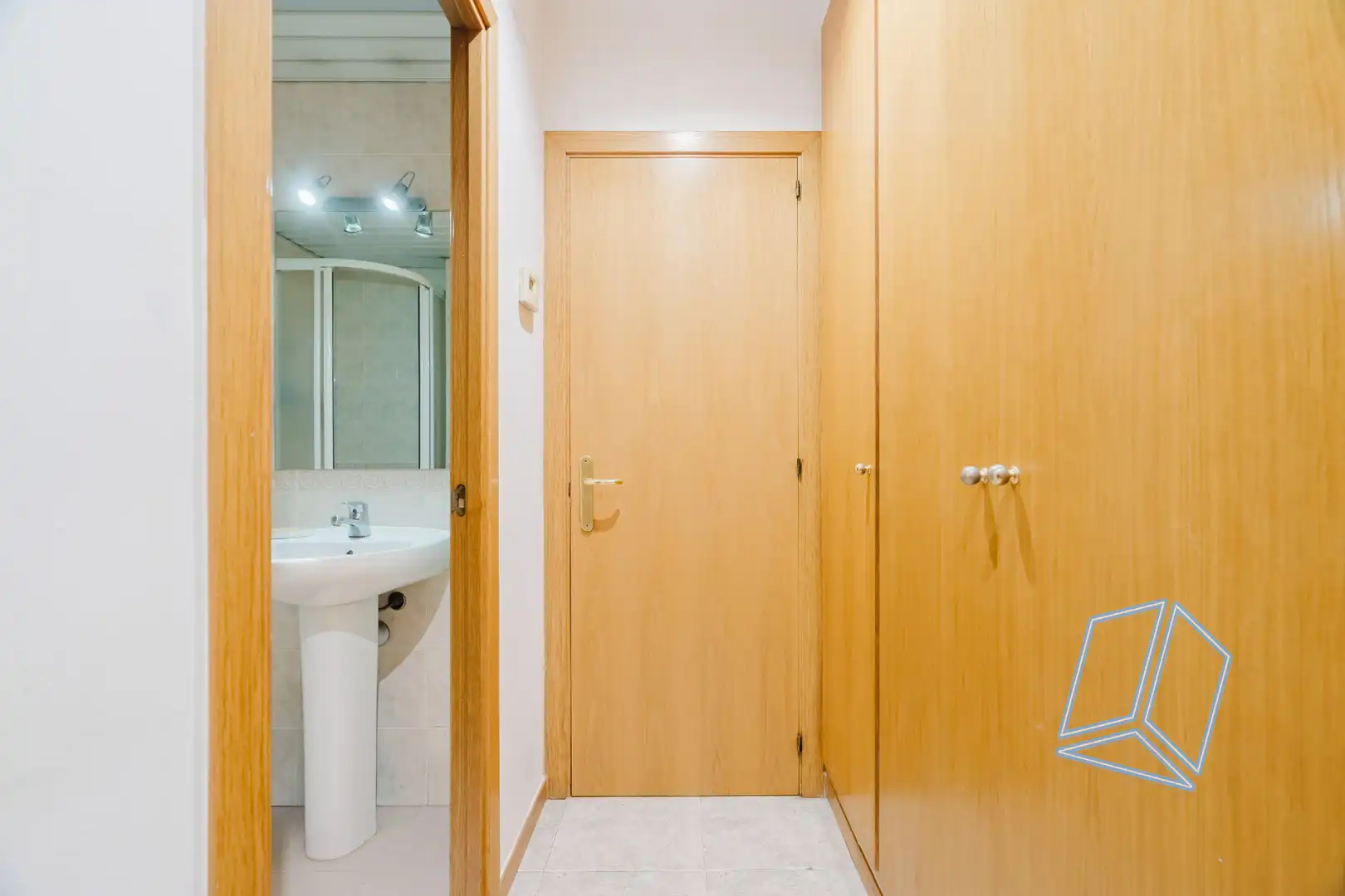 Baño de Piso en venta en Sabadell con Calefacción, Terraza y Trastero