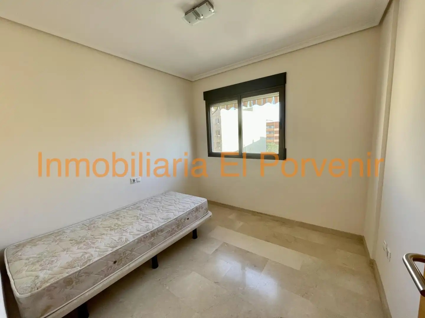 Flat for rent in Torrent  with Air Conditioner, Storage room and Balcony