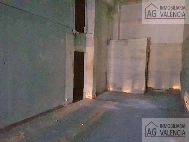 Local comercial en Venta en Santo Domingo Savio en Torrefiel