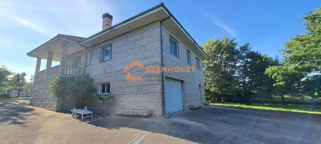 Chalet con terraza en venta en San Cibrao das Viñas, imagen 3