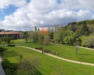 Vista exterior de Oficina en venda en Santiago de Compostela  amb Calefacció