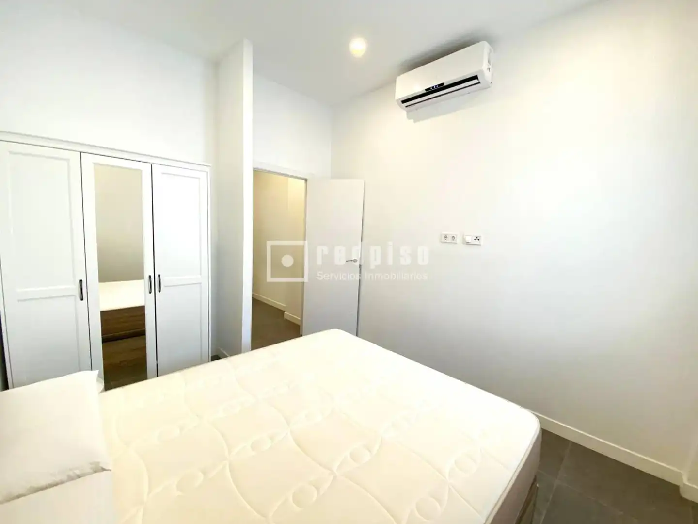Bedroom of Flat for rent in Madrid  with Air Conditioner, Heating and Furnished