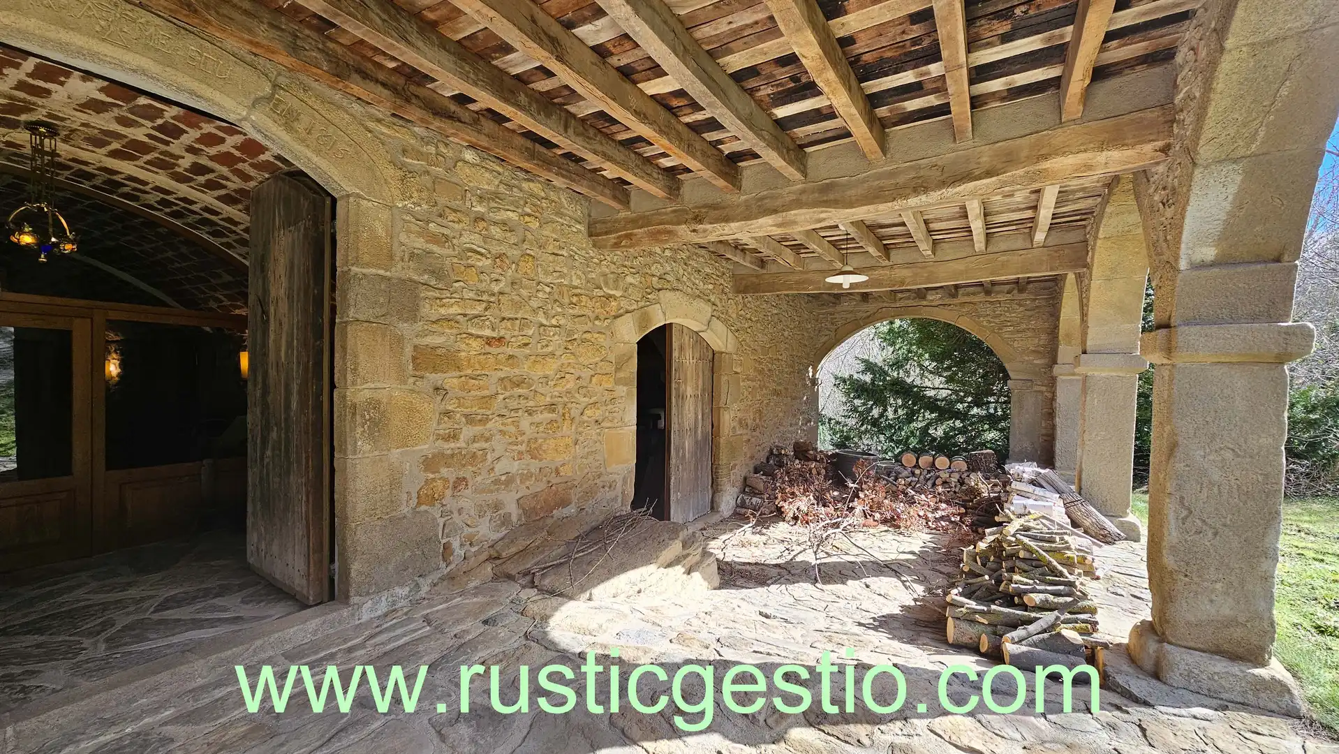 Country house zum Verkauf in La Vall d'en Bas mit Heizung, Privatgarten und Parkett