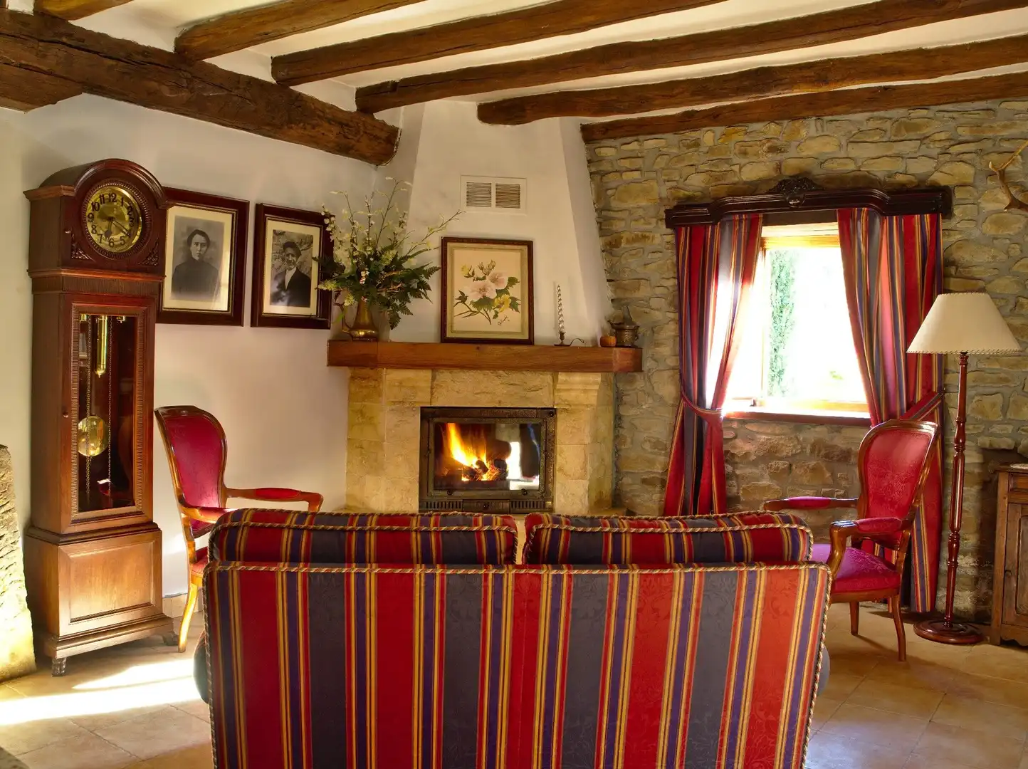 Sala d'estar de Casa o xalet en venda en Orozko amb Terrassa i Moblat