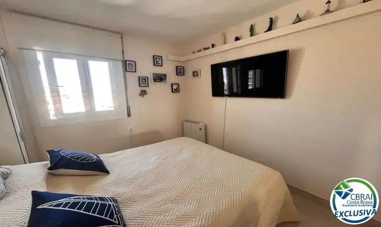 Dormitori de Apartament en venda en Empuriabrava amb Aire condicionat, Calefacció i Moblat