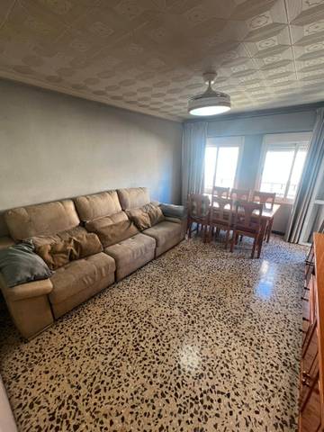 Piso en Alquiler en Calle Santa Rita en San Benito - Patiño