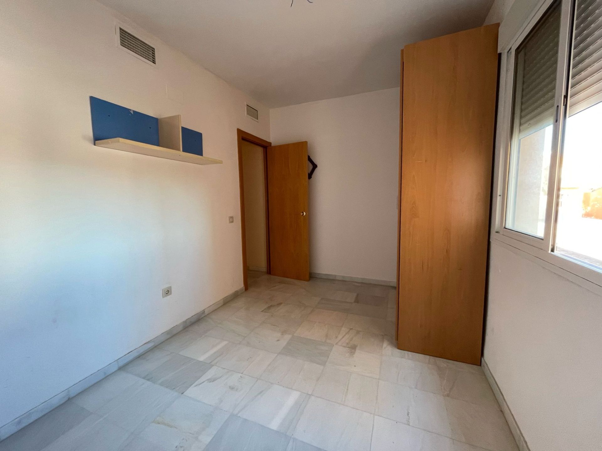 Bedroom of Flat for sale in Mairena del Aljarafe  with Air Conditioner and Storage room