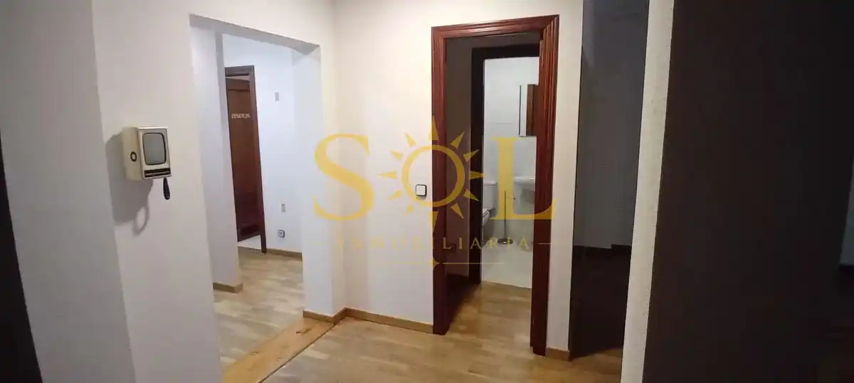 Office space with terrace for sale in Calle Covadonga, imagen 16