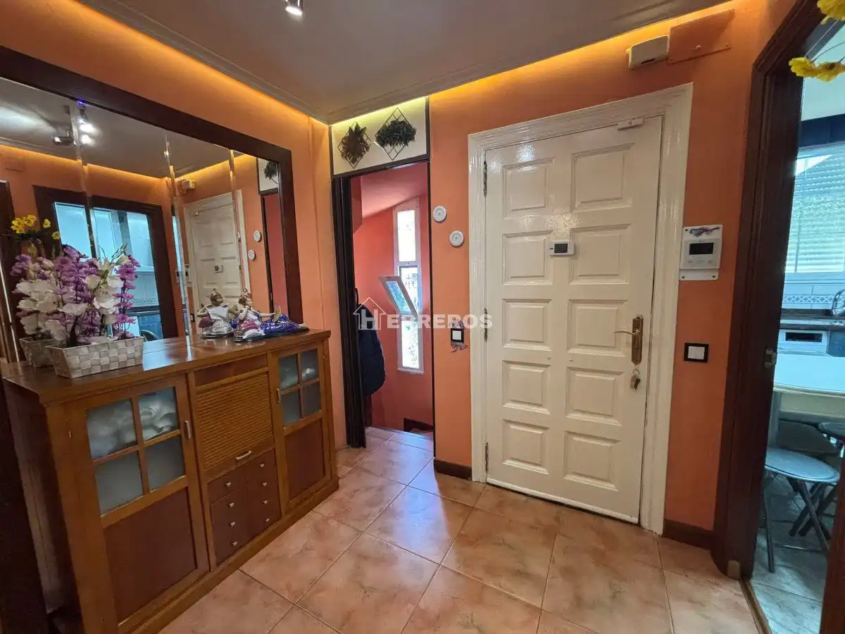 Casa adosada en venda en Villamediana de Iregua amb Aire condicionat, Calefacció i Jardí privat