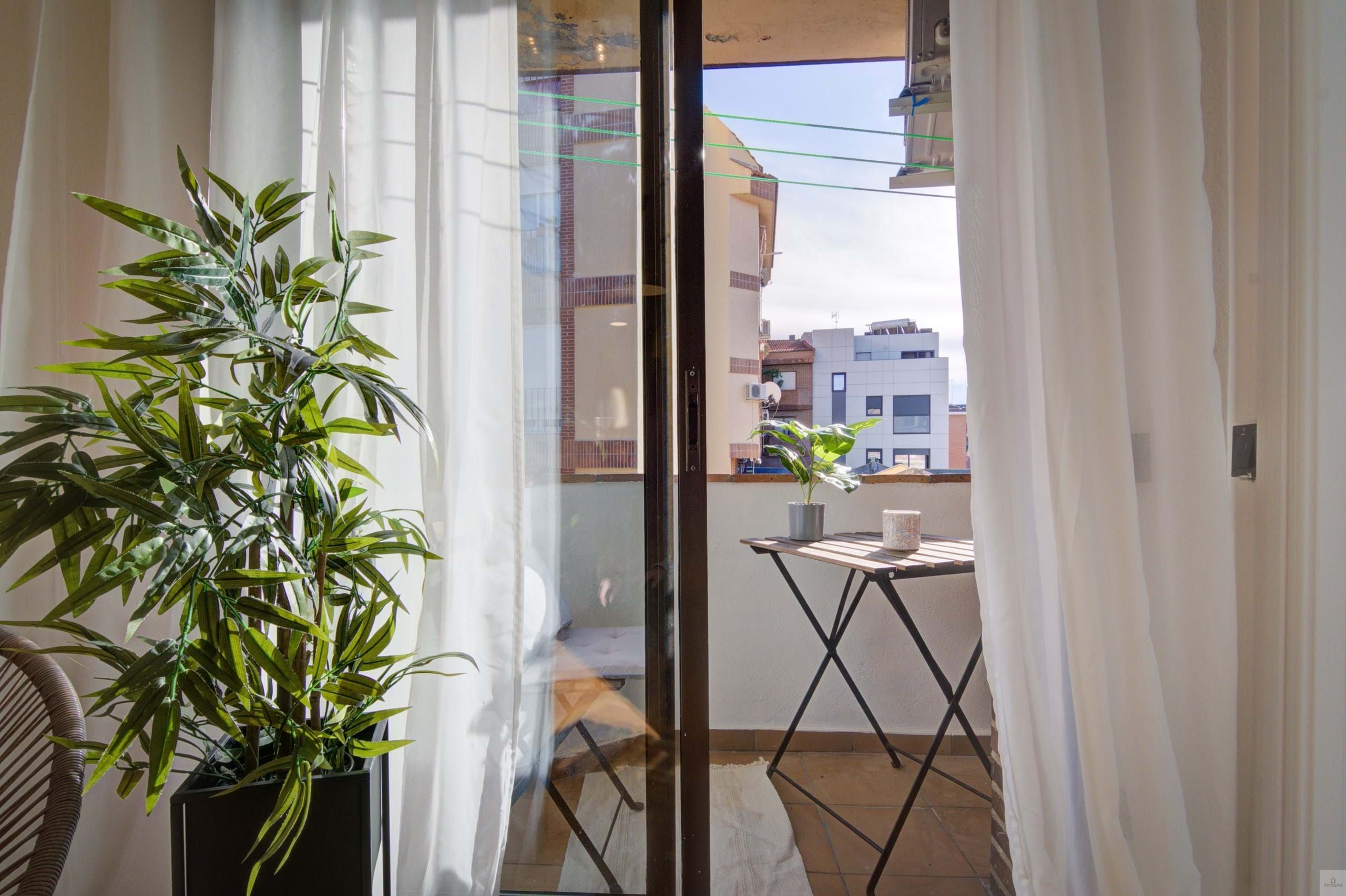 Terrassa de Pis en venda en Las Rozas de Madrid amb Aire condicionat, Terrassa i Moblat