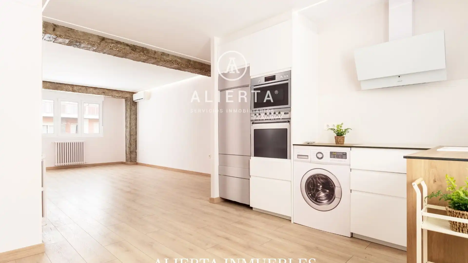 Vista exterior de Piso en venta en  Zaragoza Capital con Calefacción