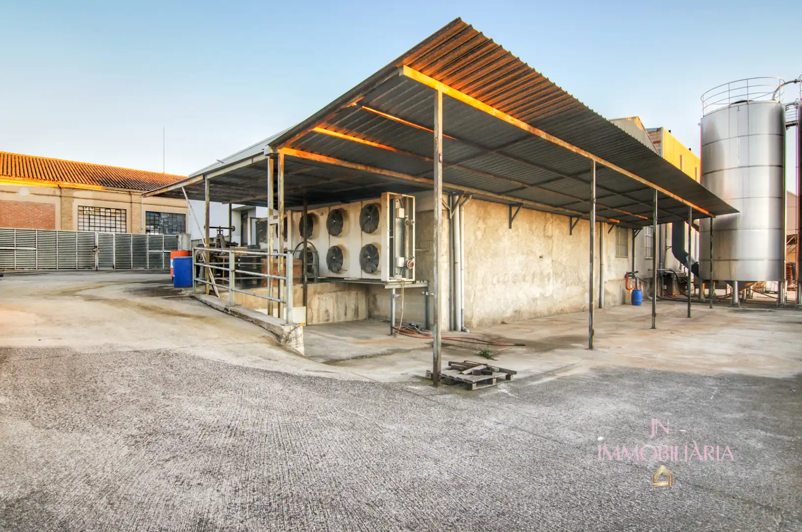 Vista exterior de Nave industrial en venta en Piera