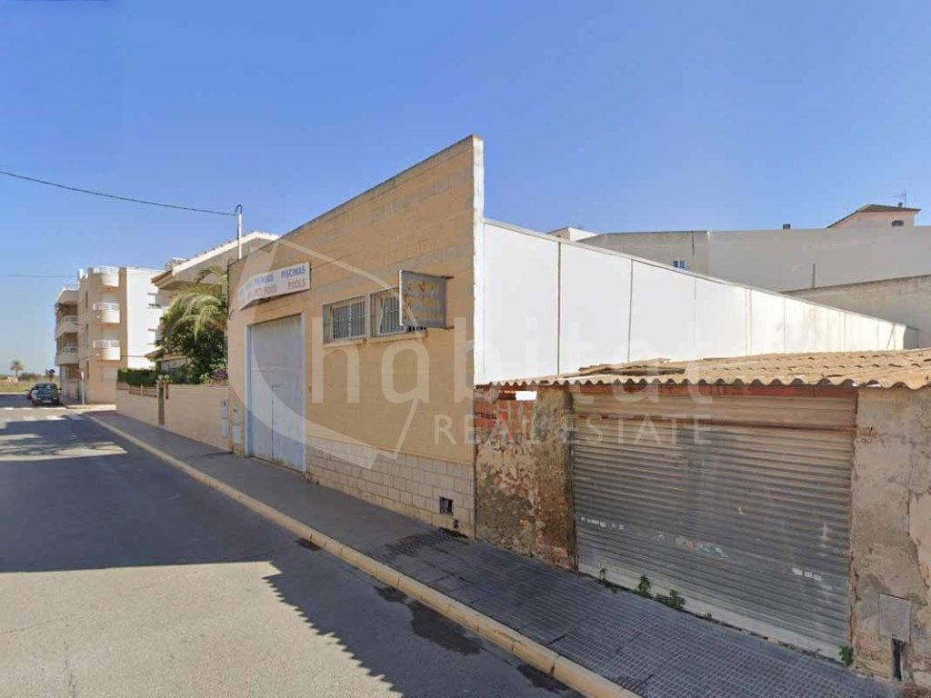 Industrial buildings to rent in Calle San Luis, 10