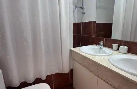 Badezimmer von Einfamilien-Reihenhaus zum Verkauf in Marbella mit Terrasse
