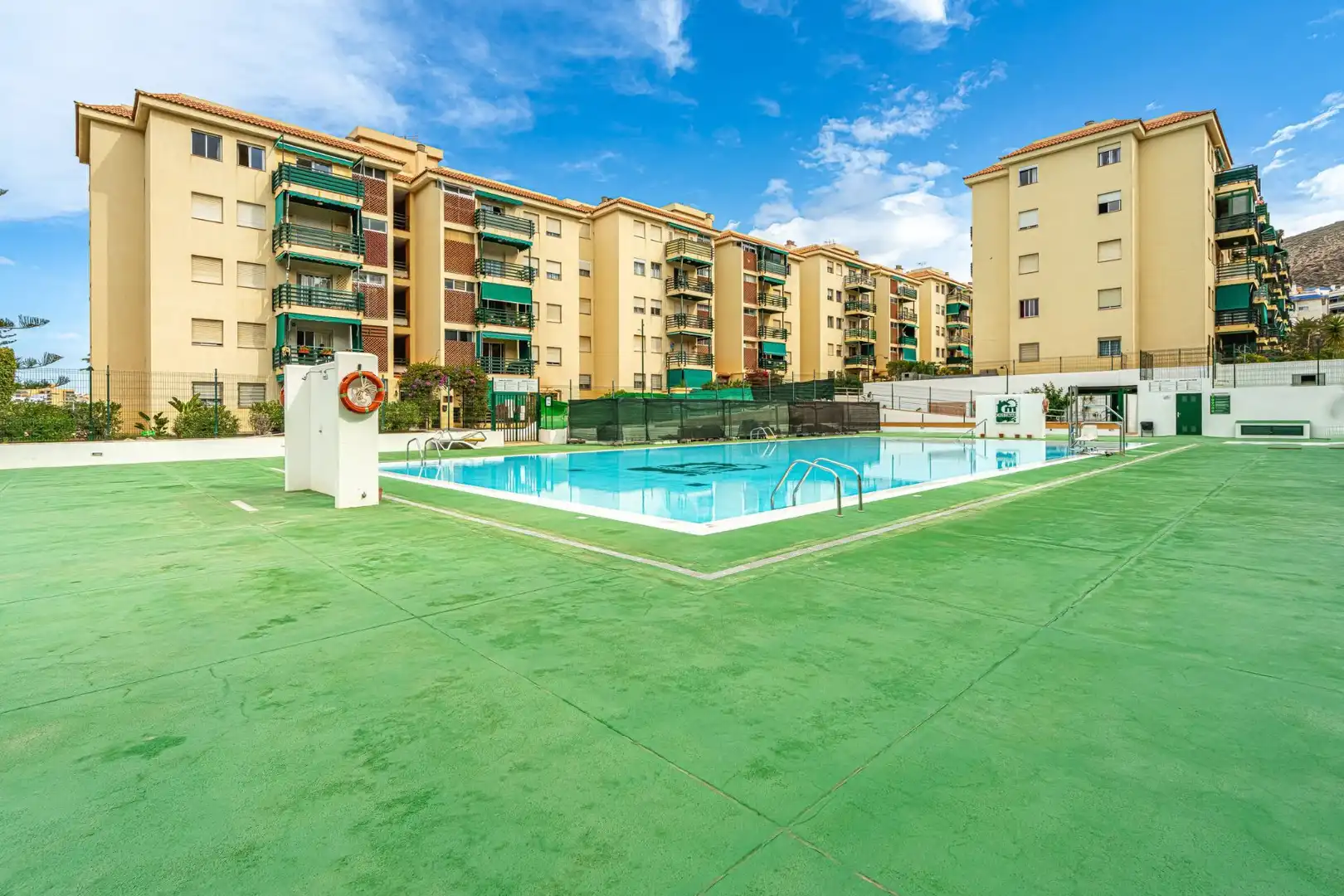 Piscina de Apartamento de alquiler en Arona con Amueblado y Piscina comunitaria