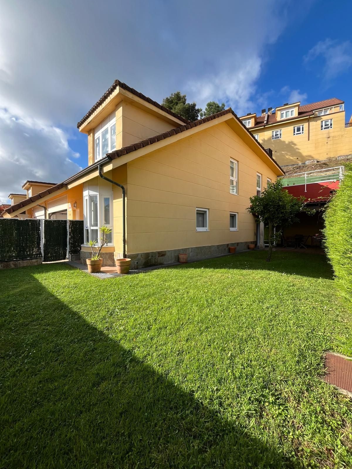 Exterior view of House or chalet to rent in Arteixo  with Heating, Private garden and Terrace