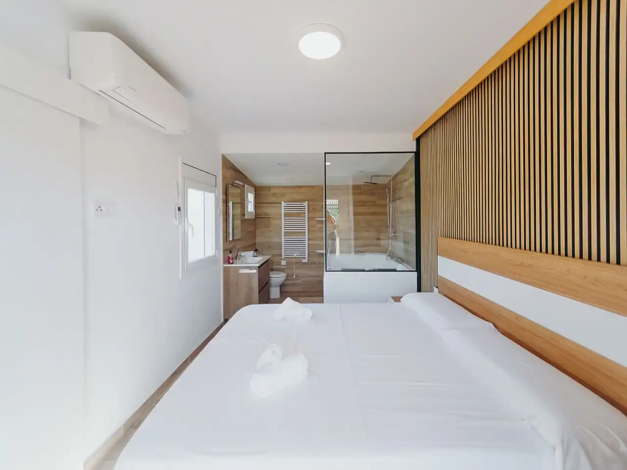 Schlafzimmer von Wohnung zur Miete in Castell d'Aro, Platja d'Aro i s'Agaró mit Klimaanlage und Terrasse