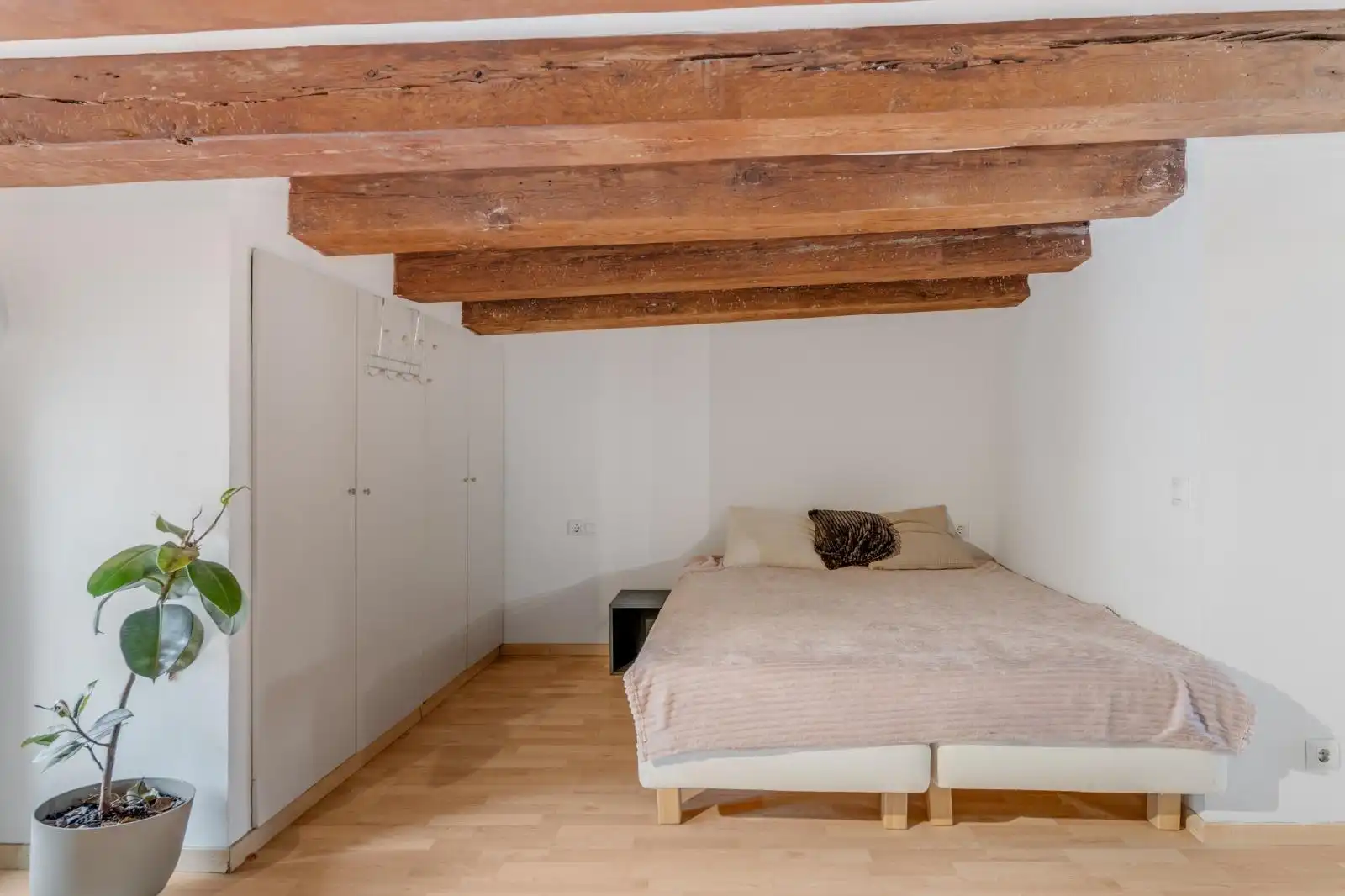 Study for sale in Barcelona, Barcelona