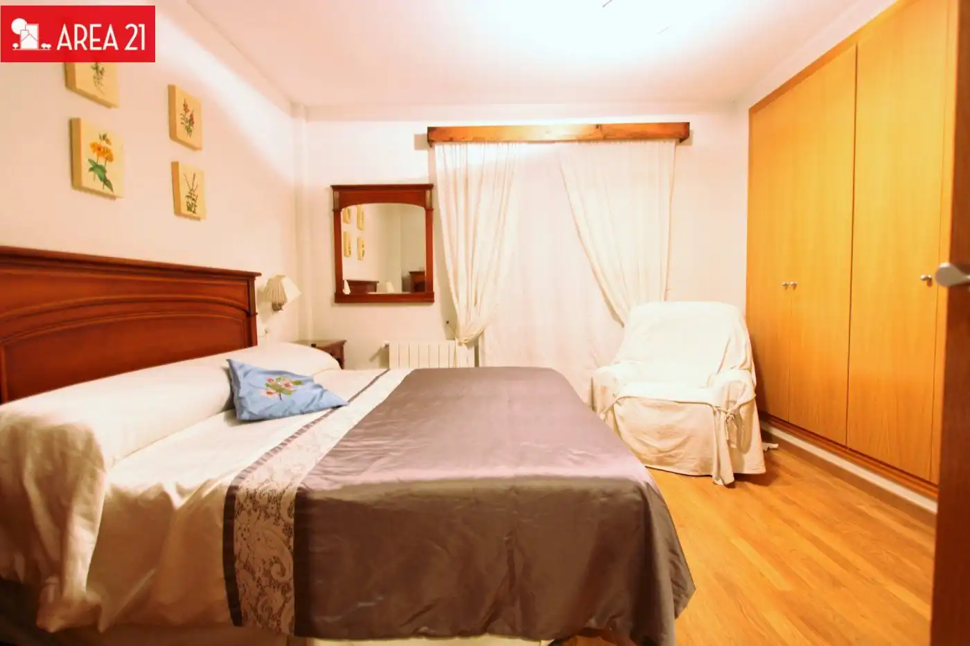 Bedroom of Detached homes for rent in La Pobla de Vallbona  with Air Conditioner, Heating and Terrace