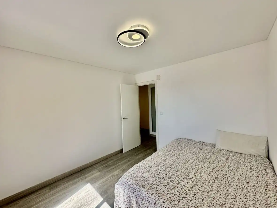 Dormitori de Apartament en venda en Santa Pola amb Calefacció i Terrassa
