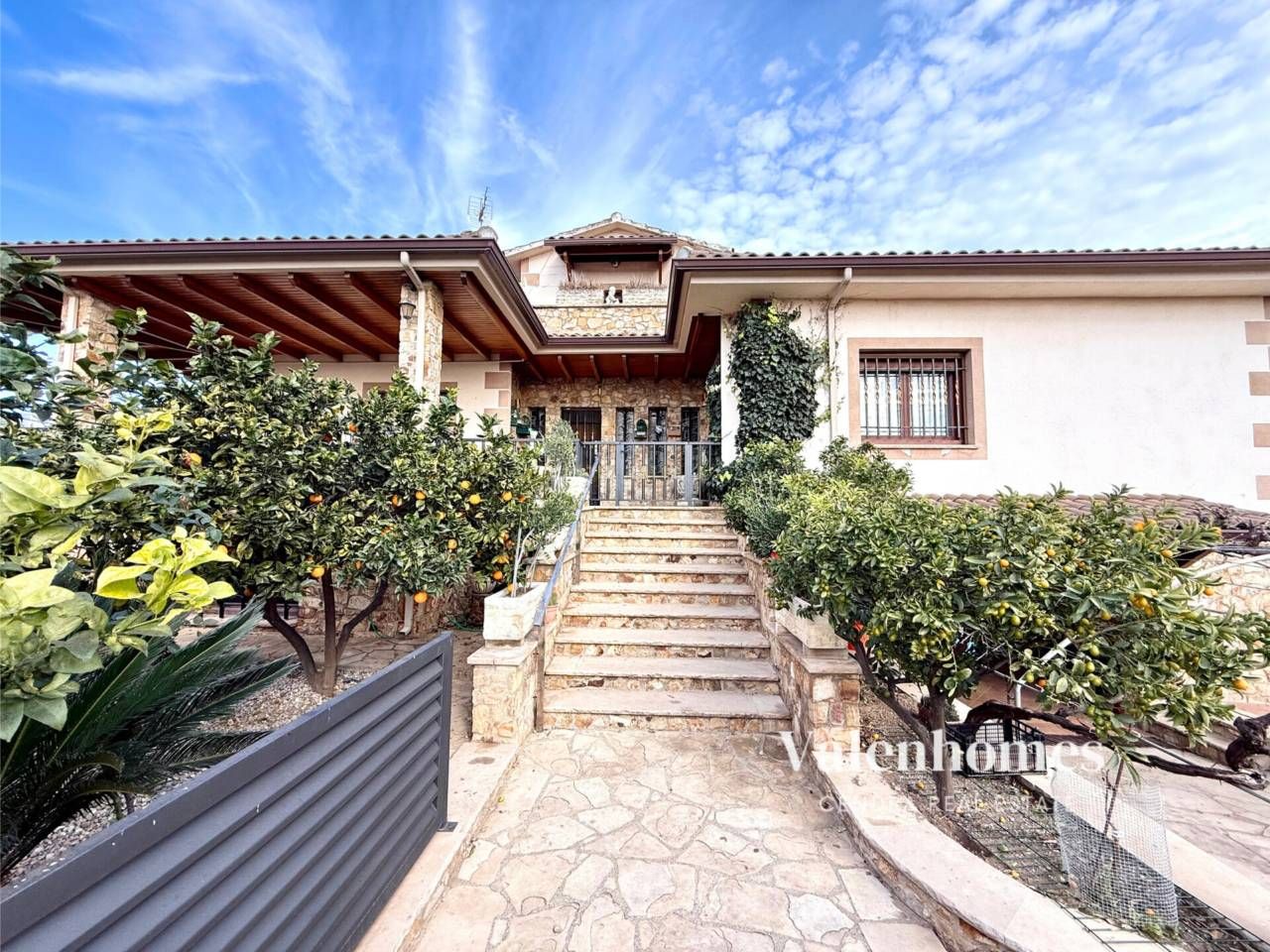 Exterior view of House or chalet for sale in Castellar del Vallès  with Air Conditioner, Heating and Private garden