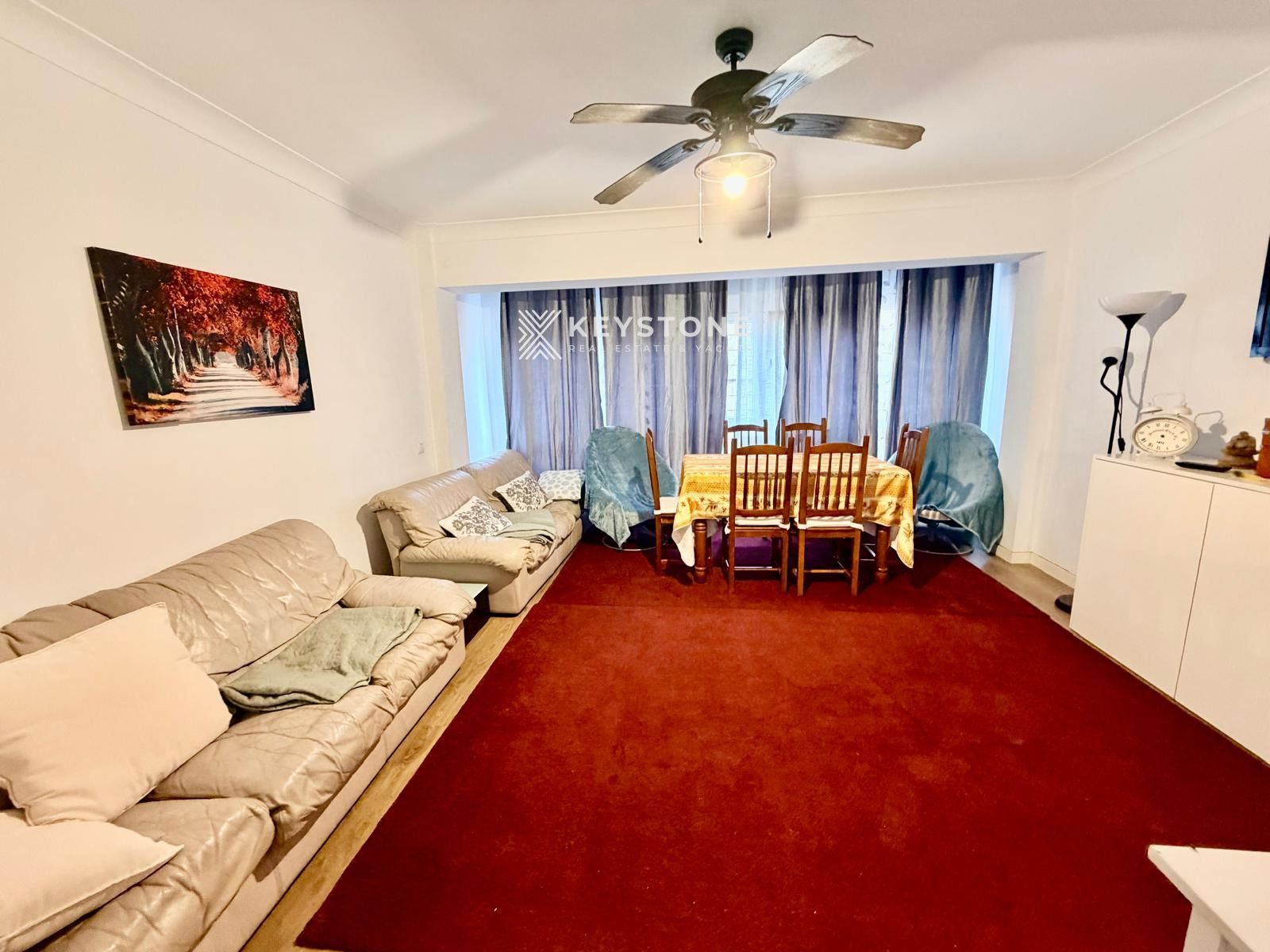 Sala d'estar de Pis de lloguer en  Palma de Mallorca amb Aire condicionat i Terrassa