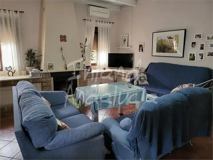 Sala de estar de Casa o chalet en venta en Casariche con Aire acondicionado, Trastero y Piscina