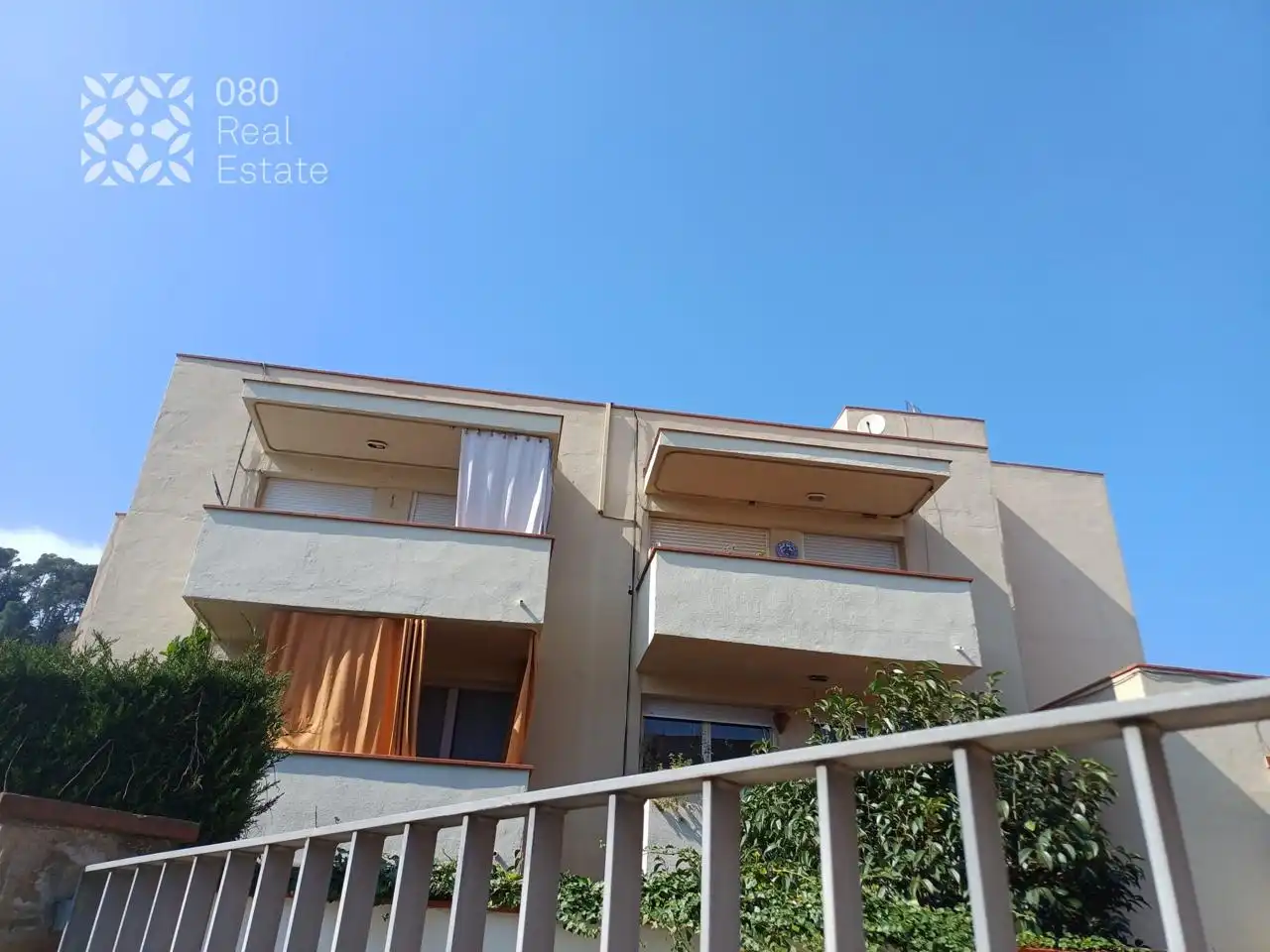 Außenansicht von Wohnung zum Verkauf in Barcelona mit Terrasse und Gemeinschaftspool