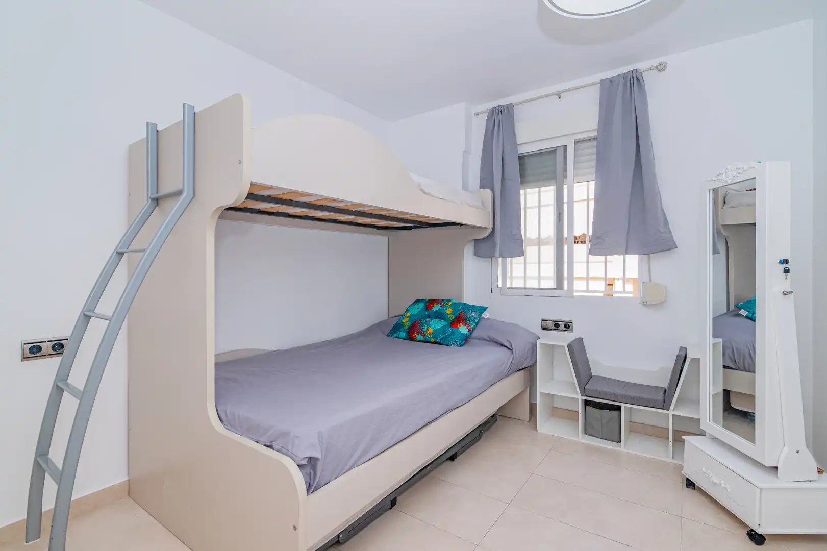 Schlafzimmer von Wohnung zur Miete in Almuñécar mit Klimaanlage, Heizung und Terrasse
