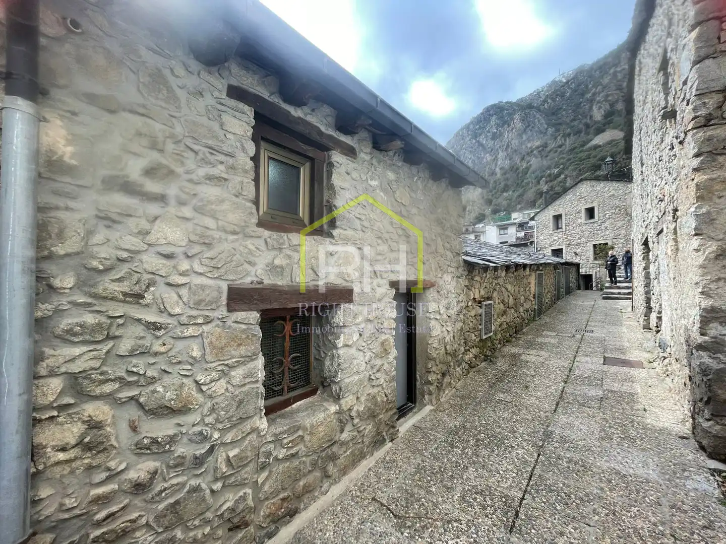 Außenansicht von Wohnung zur Miete in Andorra la Vella mit Heizung, Parkett und Ofen