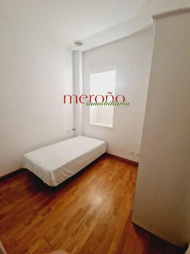 Dormitori de Planta baixa en venda en Elche / Elx amb Jardí privat, Parquet i Terrassa