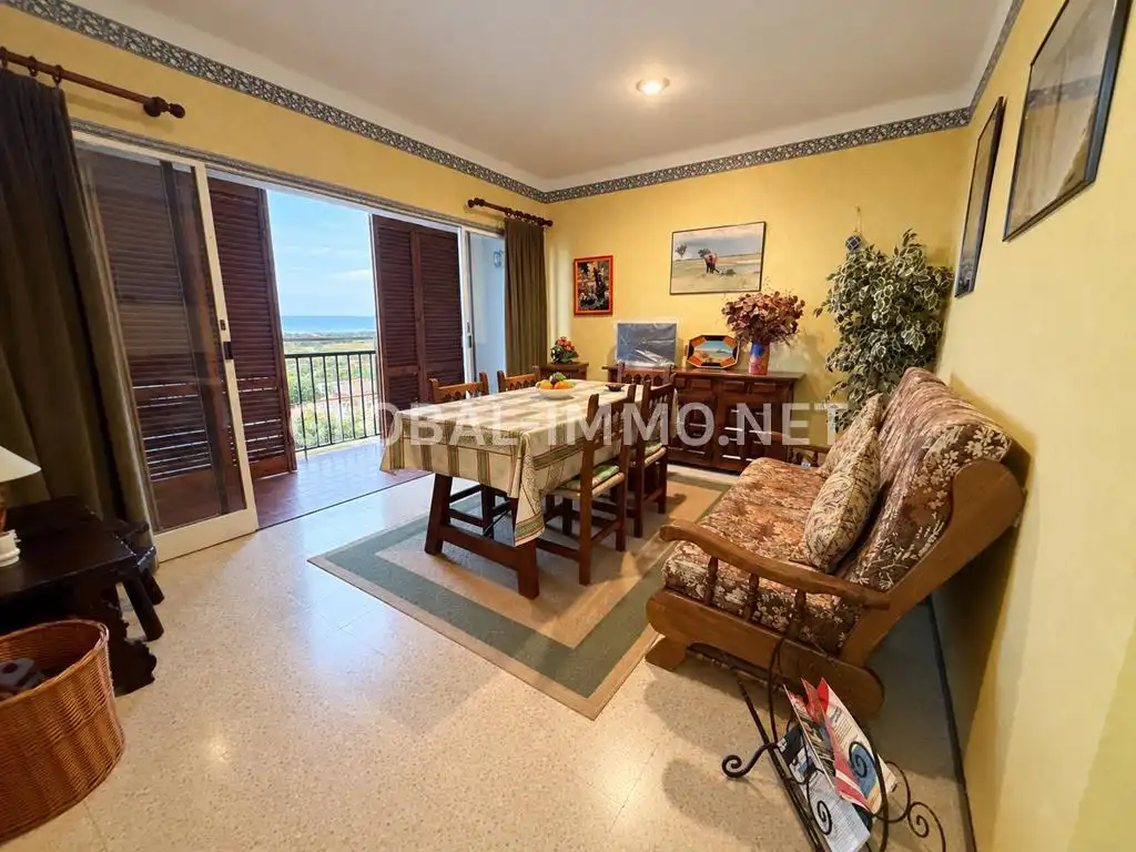 Sala de estar de Apartamento en venta en Sant Pere Pescador, Girona