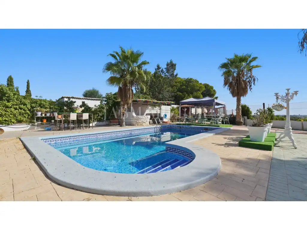 Swimming pool of Houses for sale in La Huerta  