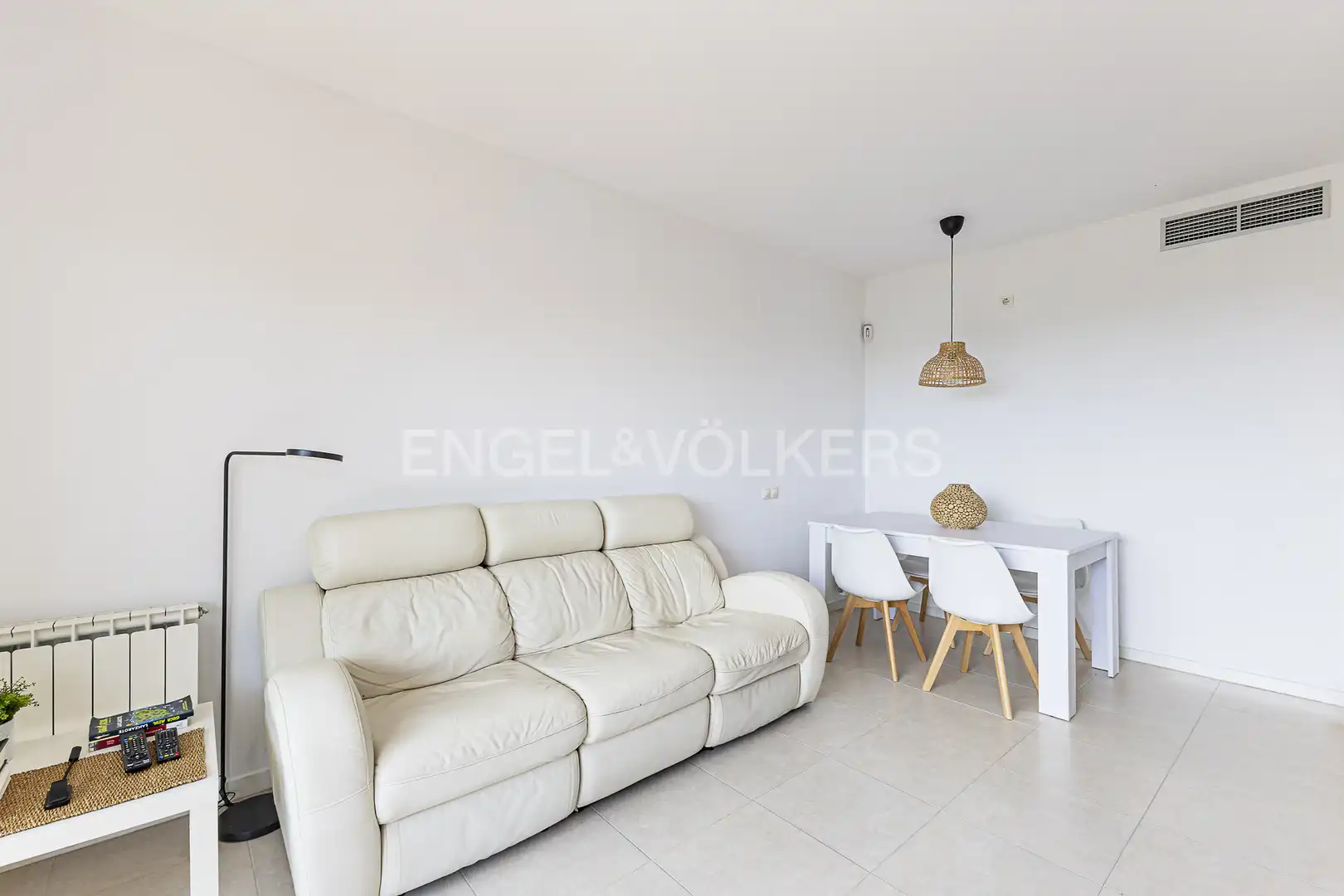 Living room of Flat for sale in El Vendrell  with Air Conditioner, Heating and Private garden