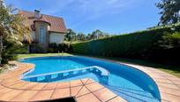 Piscina de Casa o xalet en venda en Gondomar amb Calefacció, Jardí privat i Terrassa