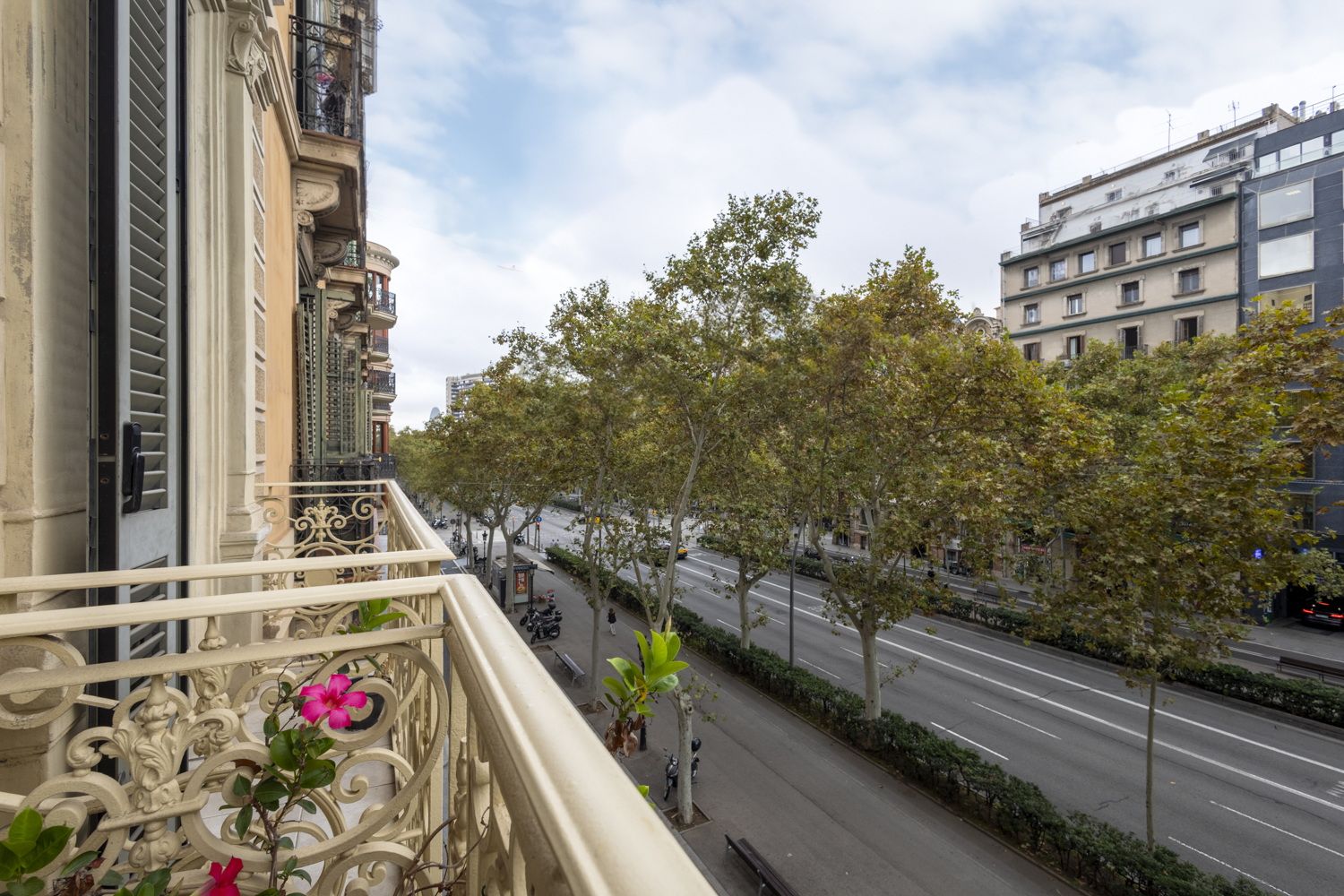 Exterior view of Flat for sale in  Barcelona Capital  with Air Conditioner, Heating and Parquet flooring