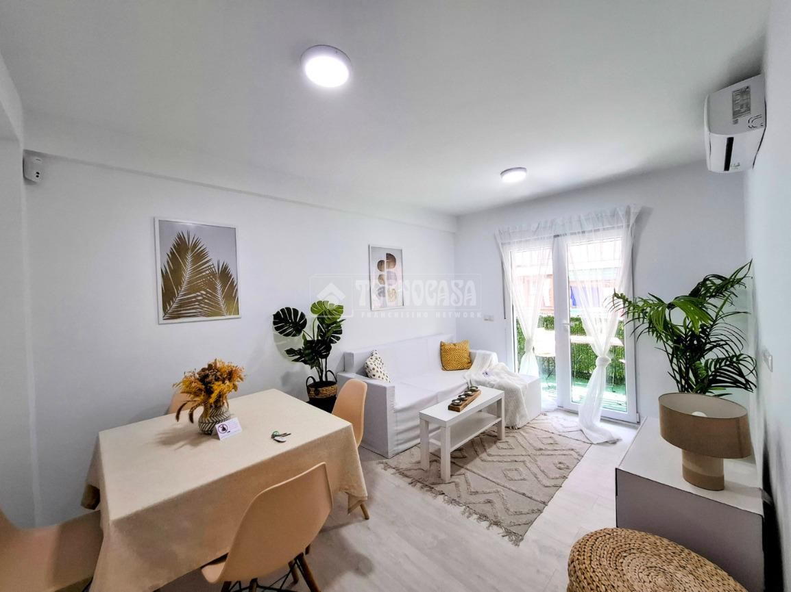 Living room of Flat for sale in  Madrid Capital  with Terrace