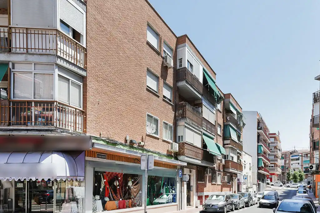 Vista exterior de Piso en venta en San Sebastián de los Reyes con Calefacción